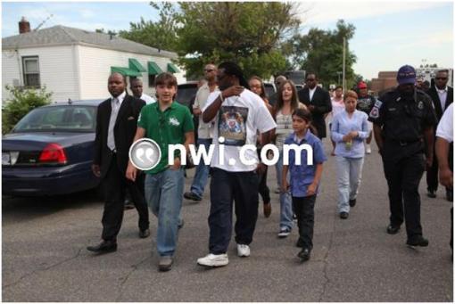 Familia e filhos de Michael Jackson estão em Gary, sua cidade Natal, para festa de aniversário para o pai. Gary-26-08-11-10