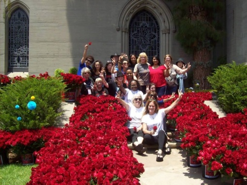 Homenagem para Michael Jackson: 15,627 rosas decoram o Cemitério Mj-forest-25-06-14-15